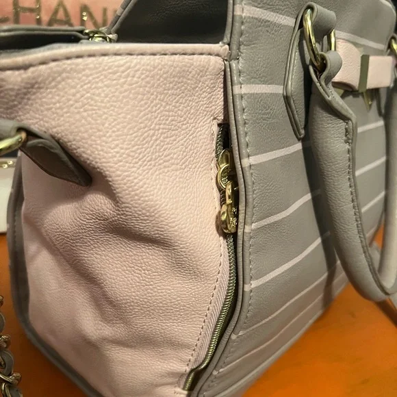 EUC Betsey Johnson Bag w/ Crossbody Strap - Picture 3 of 8